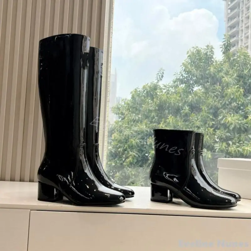 Czarne skórzane buty do kolan na grubym obcasie Kobiety Okrągłe palce Wsuwane buty retro Biker Boots 2025 New Fashion Design Mid Calf Boot — 2
