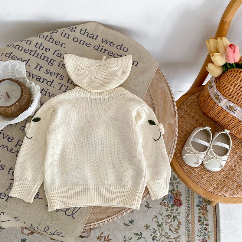 Autumn New Baby Clothing, 0-3-year-old Girl Baby Handmade Flower Embroidered Pullover Knitted Sweater Top