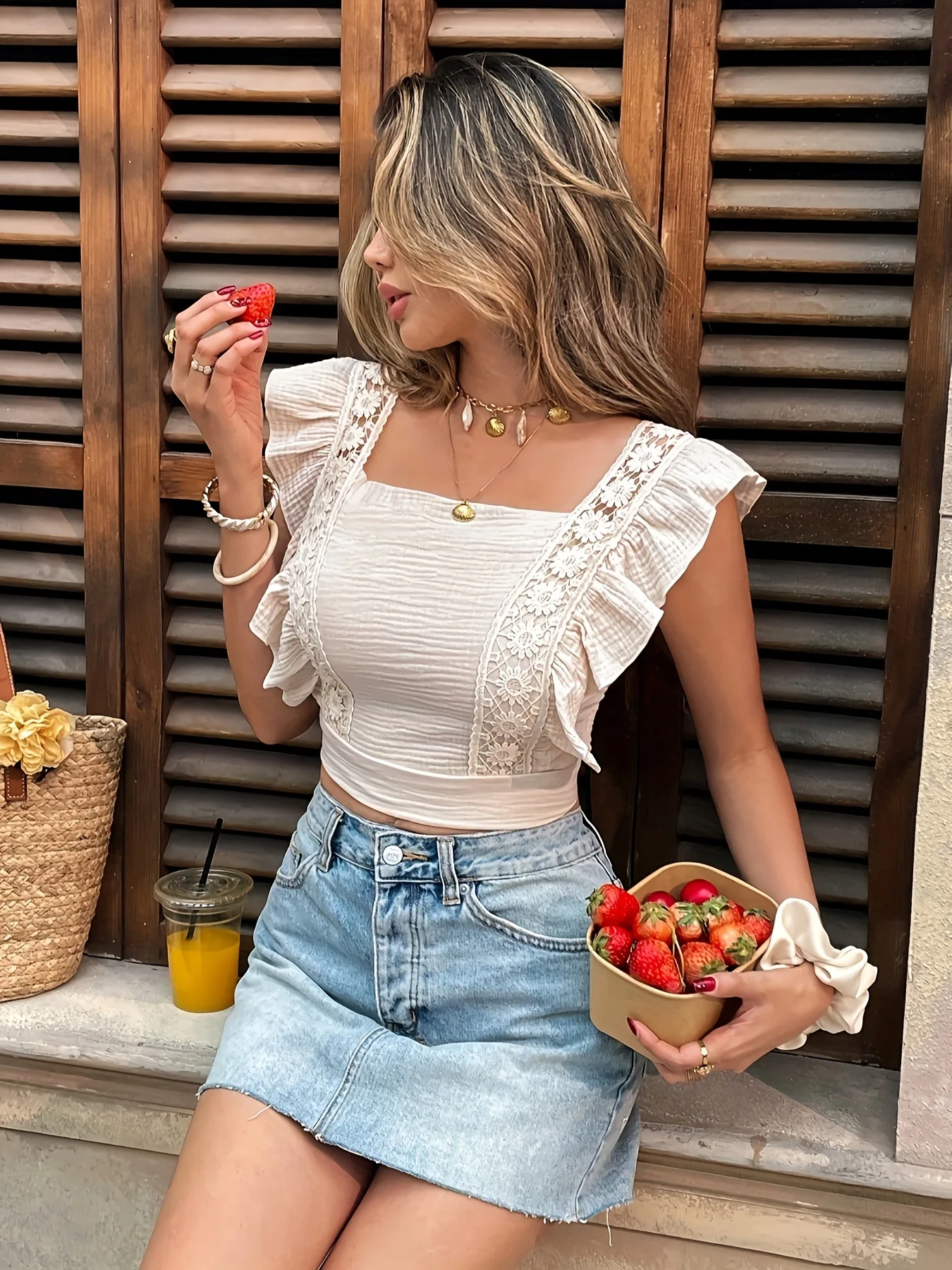 Women's Simple Off-Shoulder Summer Top - Lightweight Lace-Trimmed Casual Shirt, Machine Washable, Solid Color, Suitable for Beac