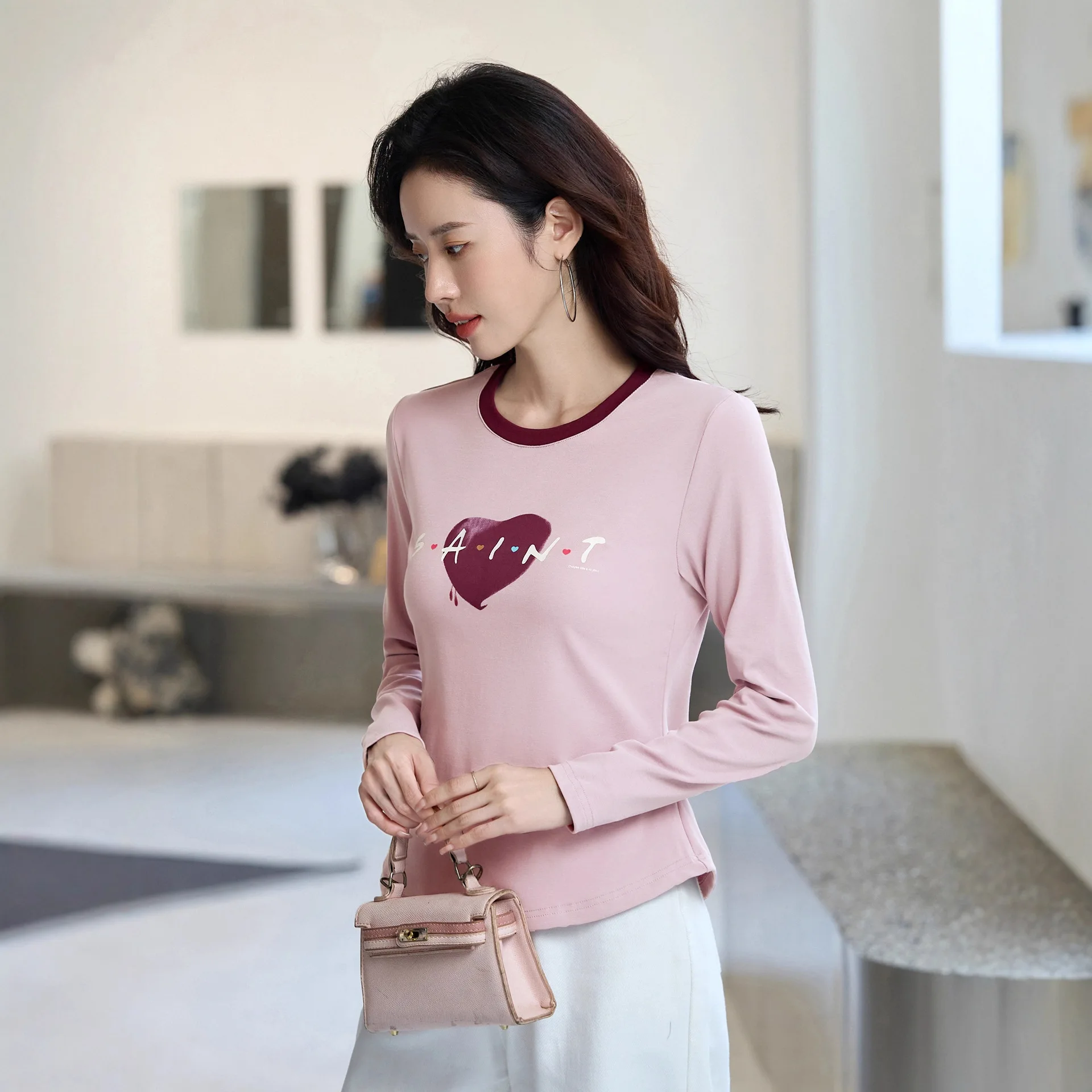 เสื้อยืดแขนยาวแฟชั่นลายหัวใจสไตล์เกาหลีทรงหลวมสำหรับผู้หญิง เสื้อผ้าคุณแม่ใส่ทำงาน แบรนด์ Sle Glass Rose