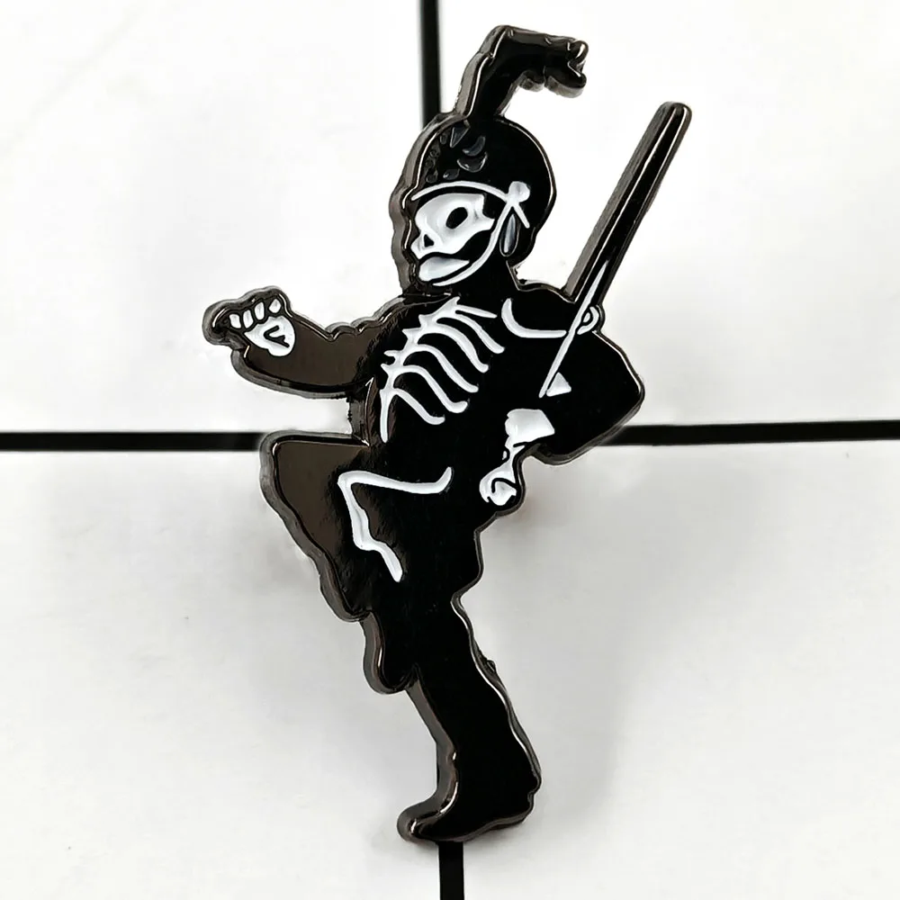 Meu romance químico rock band logotipo broche clássico esqueleto militar banda emblema estilo rock metal pino música acessórios periféricos