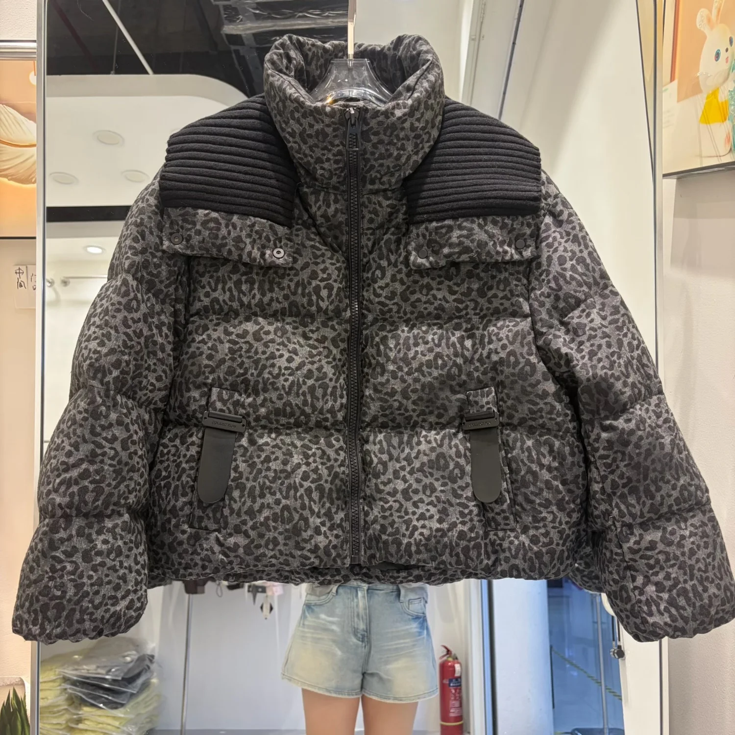 Winter White Duck Down Short Thick Parker Outwears Women Stand Collar Leopard Down Jacket Female Puff Fluffy Zipper Warm Jacket