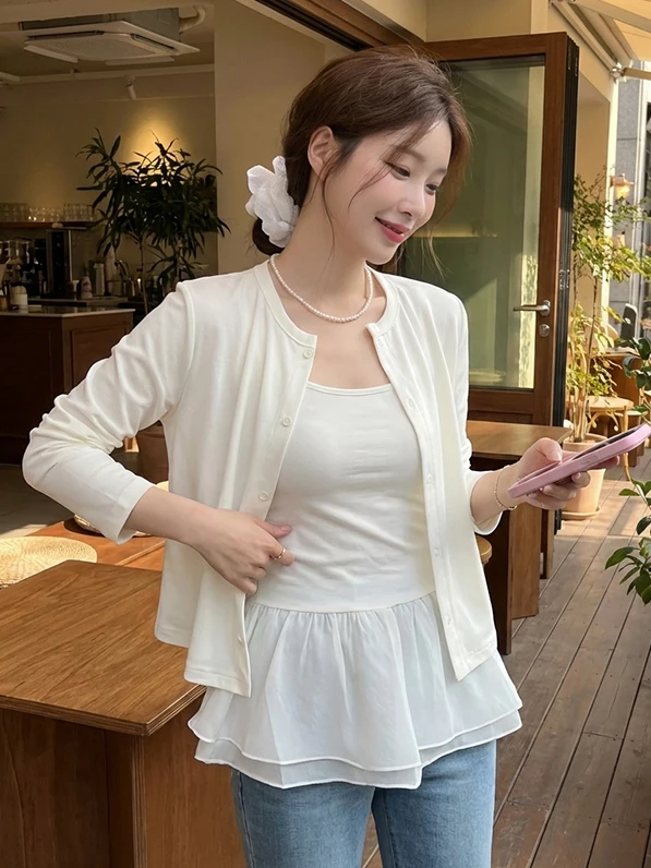 Spring Summer 2026 White round Neck Long Sleeve Blouse And Vest Two Piece Set Women's Fashion Collection Leaf  Detail - view 3
