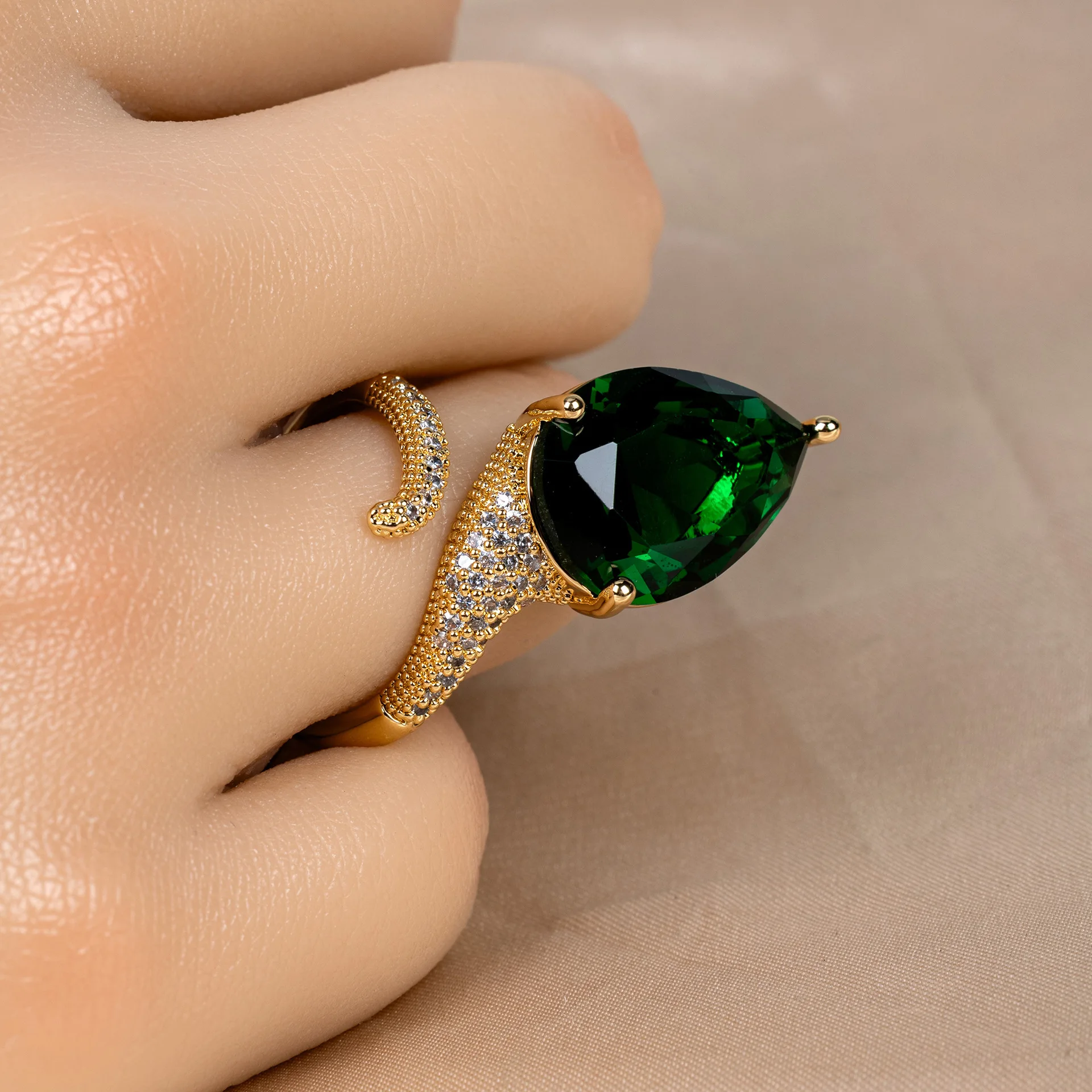 Luxury Full‑Paved Green Pear‑Cut Zircon Ring Prong‑Set Water‑Drop Red Gem Adjustable Open‑Band Stackable Women Party Jewelry Gif
