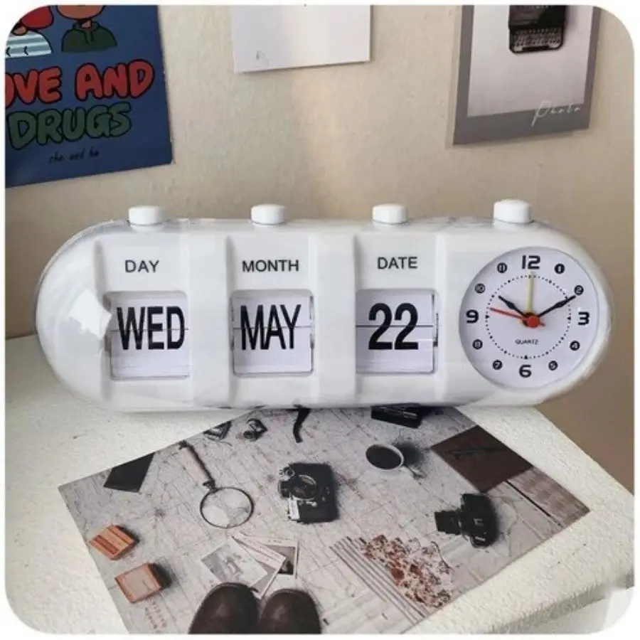 1Pc Manual Flip Calendar Clock, Creative Personalized Desktop Ornaments,Dormitory Decoration,Home Gifts (without Batteries)