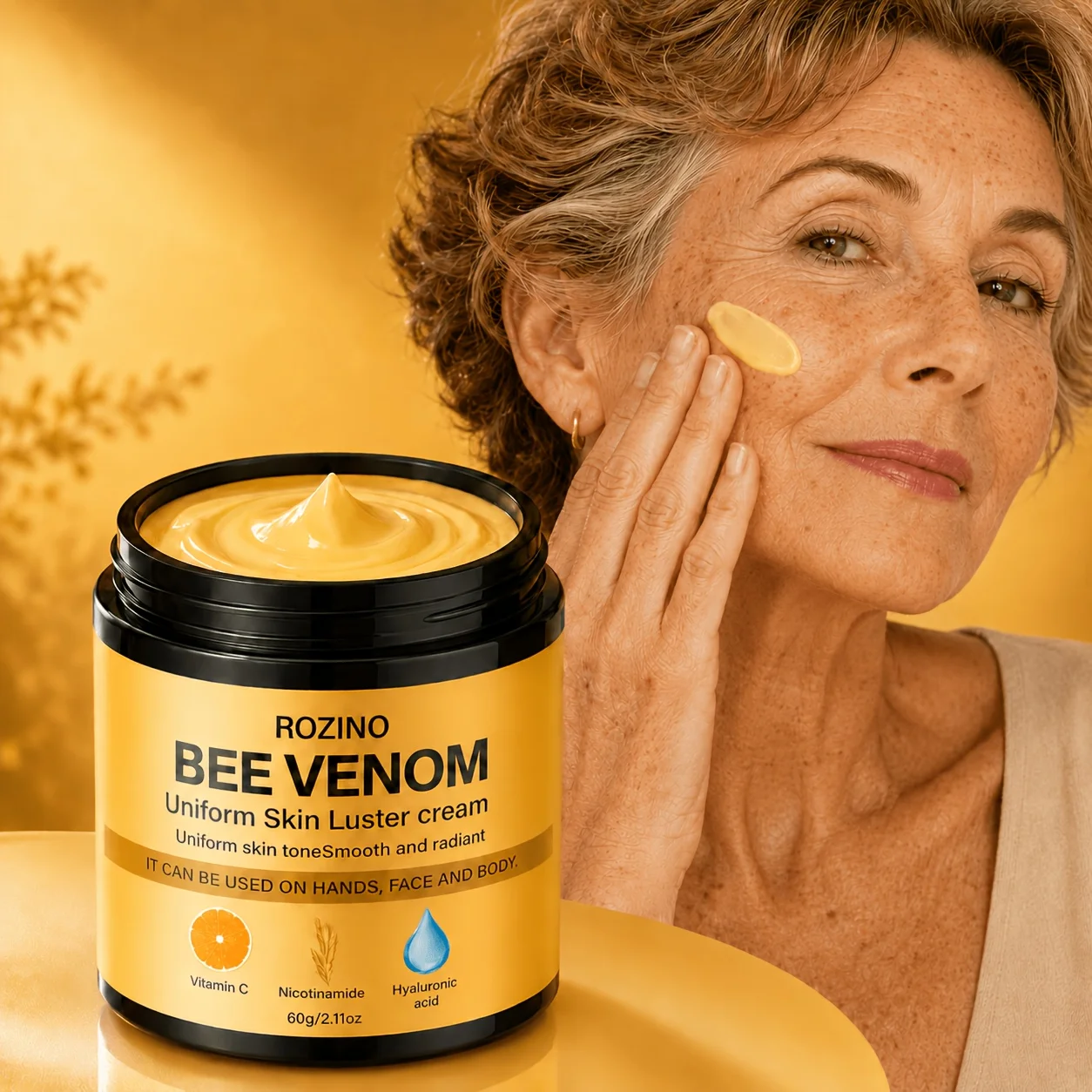 ROZINO bee venom facial cream, a moisturizing cream that supplements vitamin C, niacinamide and hyaluronic acid, moisturizes the skin every day, improves uneven skin tone, makes the skin smooth and translucent, light and moisturizing, suitable for both me