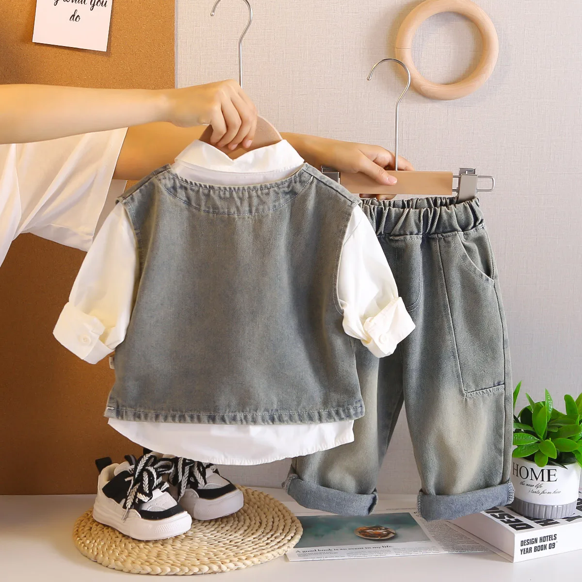 Boys Autumn Outfit Set 2026 New Handsome Children's Clothing Baby Denim Vest Shirt Jeans Three Piece Set