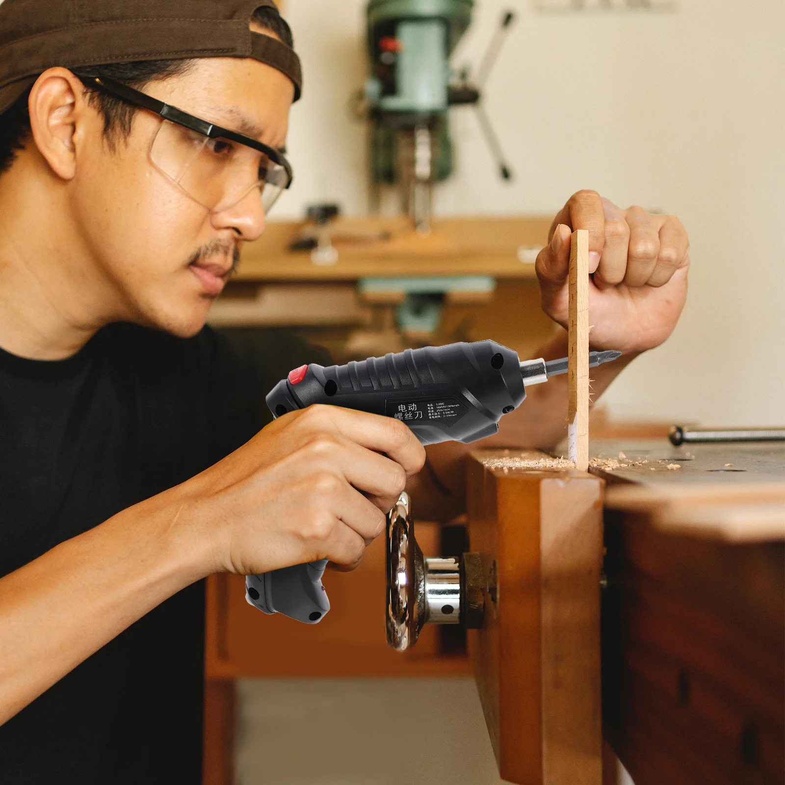 

1Set Mini Electric Screw Driver Kit USB Chargeable Cordless Screwdriver with Ergonomic Handle for DIY Projects Electrical