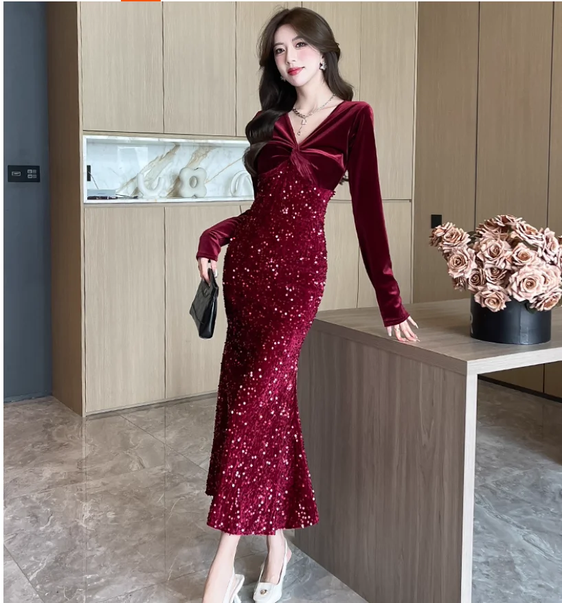 

Autumn French V-neck slim fit velvet long dress with wrapped buttocks and fishtail dress