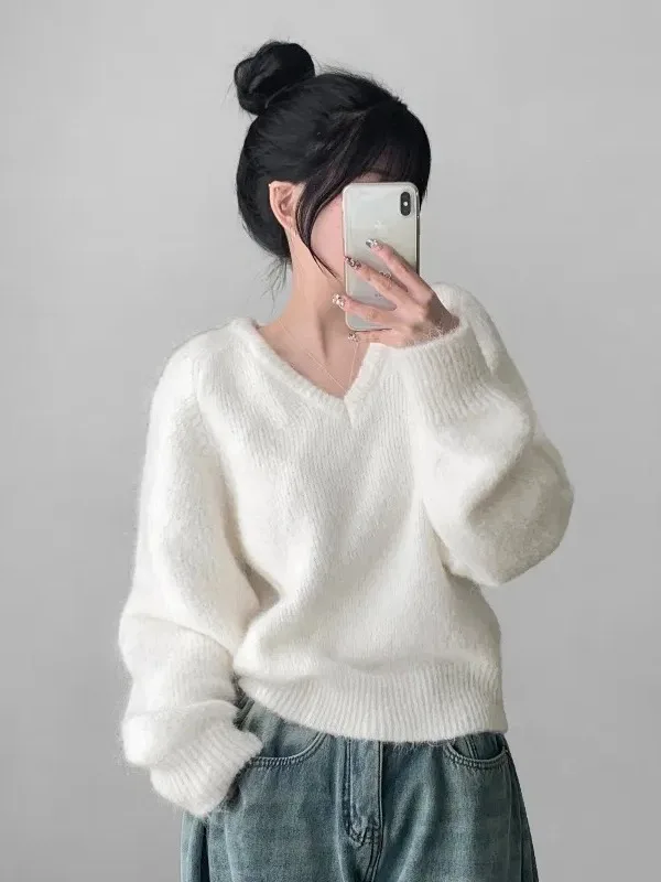 

Ele White Knitted Sweater Women's Loose V-Ne Soft Simple Korean Sle Faion Trendy Girls Winter Thiened Casual Wear