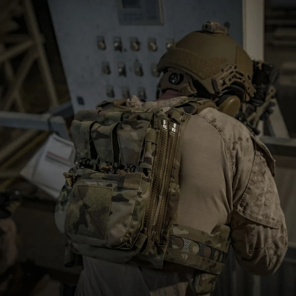 ferro-concepts-style-tactical-back-panel-water-bag