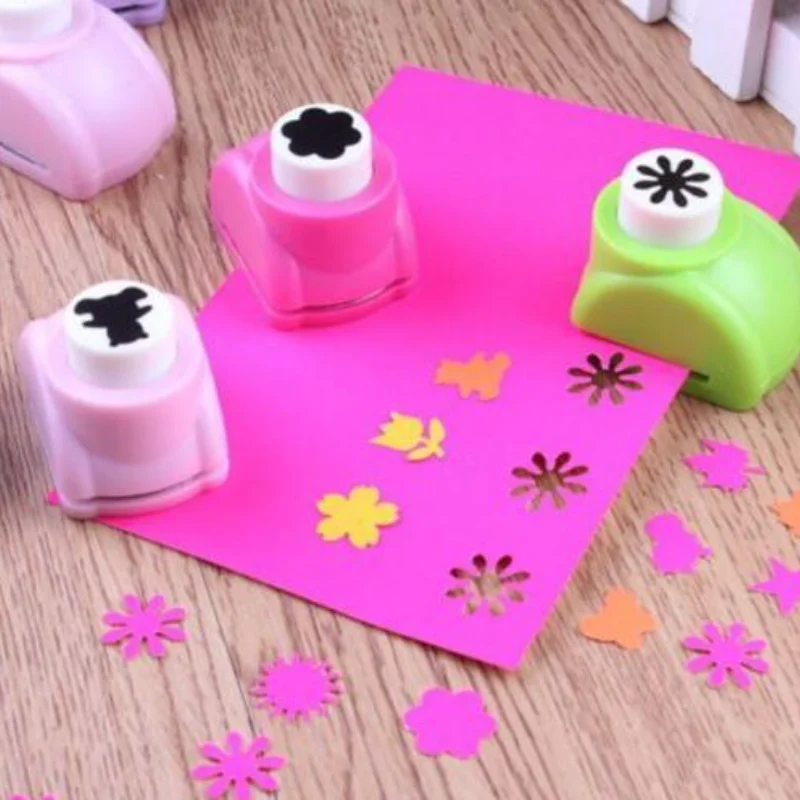 Pequenos selos de gravação para crianças Dispositivo de perfuração de flores Materiais artesanais para crianças Produção de cartões Brinquedo DIY,