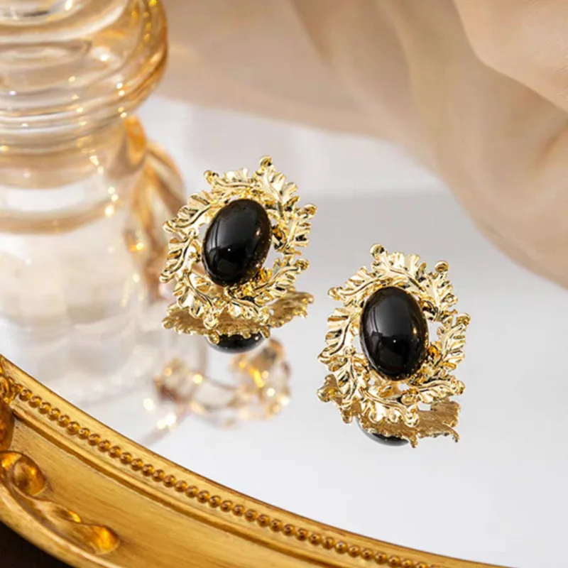 Retro Palace Style Oval Stud Earrings for Women Geometric Black Resin Earrings Casual Party Wedding Jewelry Accessories Gifts