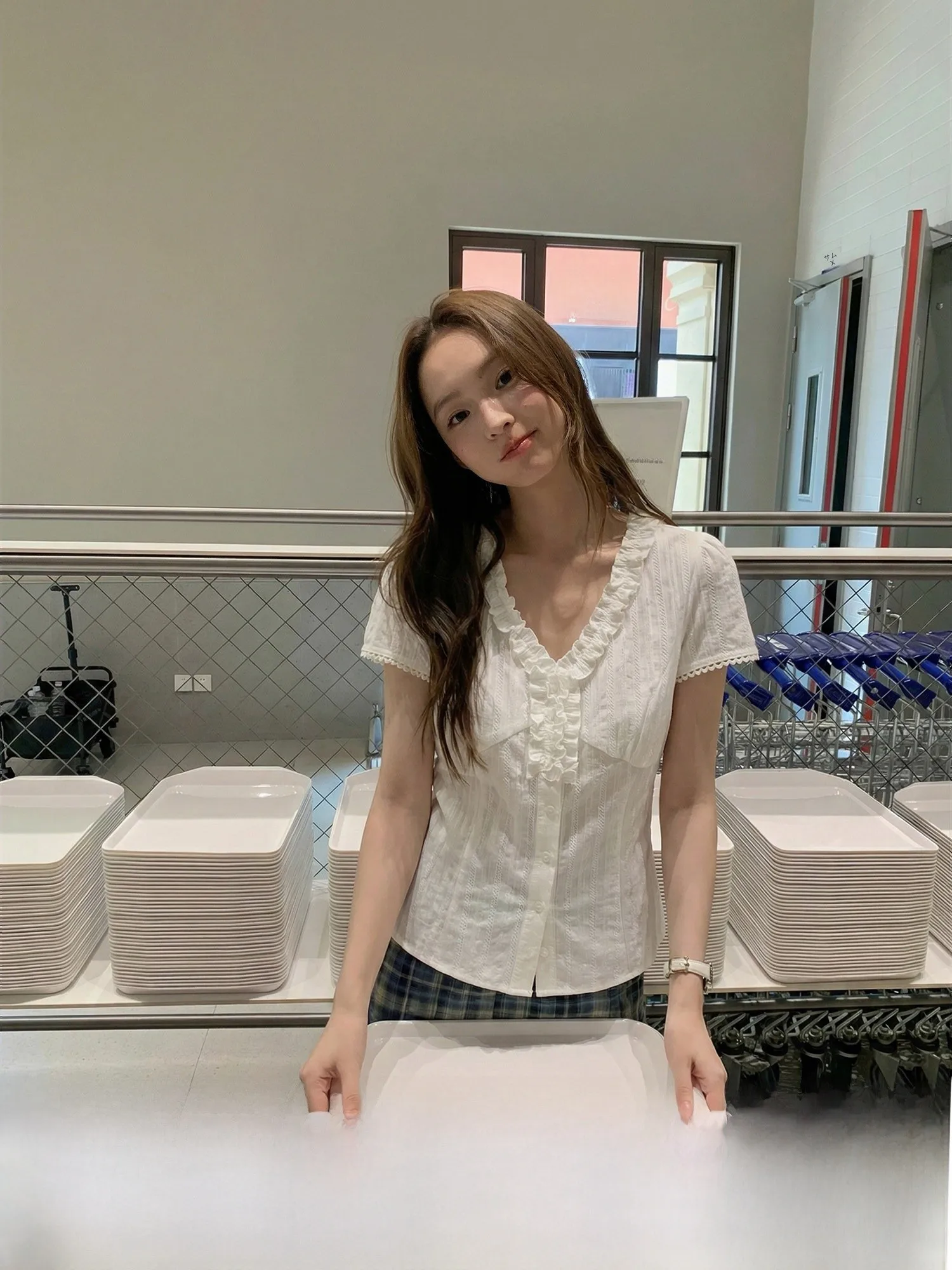 

77space Белый женский летний топ с V-образным вырезом, оборками по низу, коротким рукавом, утягивающий, с эффектом утяжки талии, в стиле кардигана