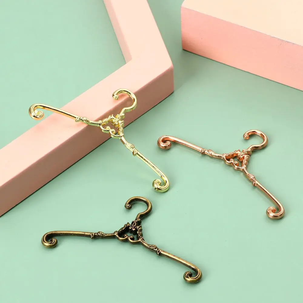 5pcs Retro Alloy Toy Dolls Clothes Accessories 4/6.5cm Hangers Dollhouse Furniture Bedroom Decor For Ob11 Doll