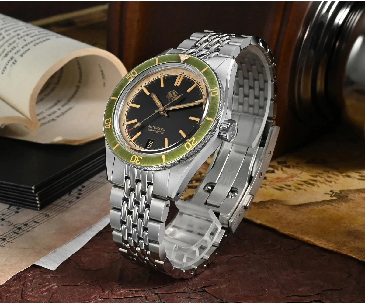 San Martin 39.5mm Men Dive Watch Vintage Distressed Effect NH35 Automatic Mechanical Watch Waterproof 200m C3 Lume SN0116 Reloj