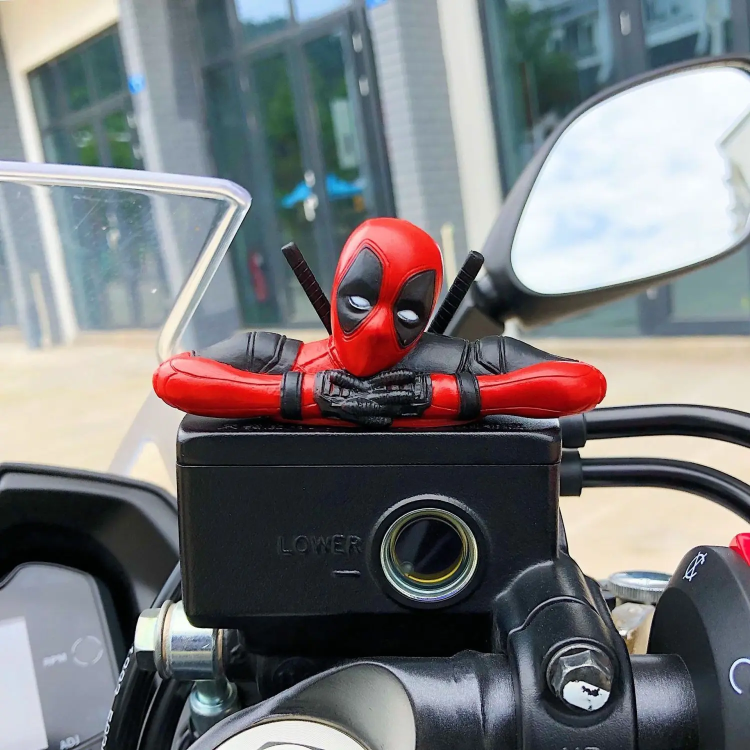 Figura de acción de Anime Deadpool, decoración Interior de coche, juguetes colgantes, accesorios de coche, modelo de Mini muñeca, estatuilla, juguete para niños, regalo