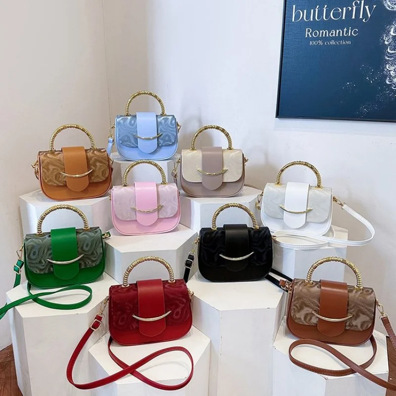 

Fashionable Women's Tote Bag Crafted From Fine Leather Featuring Famous Designer Inspired And Casual Vintage Look​