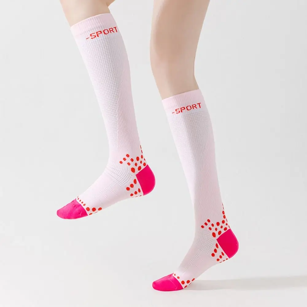 Calcetines deportivos de malla profesionales para mujer, medias transpirables antideslizantes para ciclismo, calcetines para correr de secado rápido