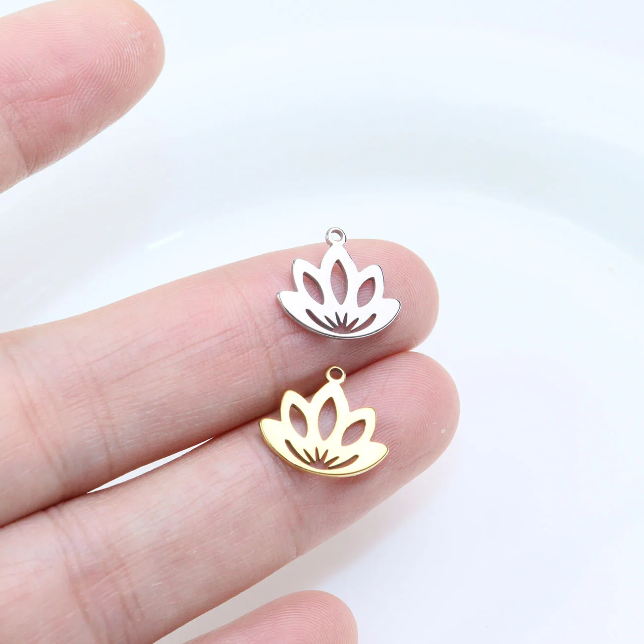 10pcs 14*12mm Stainless Steel Shiny Jewelry Lovely Lotus Charms Pendant DIY Handcraft PVD Plated Waterproof Antiallergic