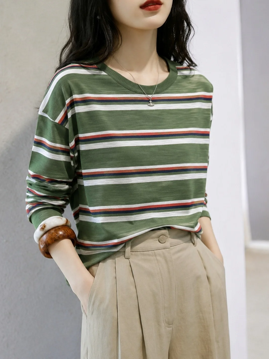 Fall 2026 Women's Loose Long Sleeve Knitwear round Neck Striped Design Casual Style Comfortable Slimming Effect Top