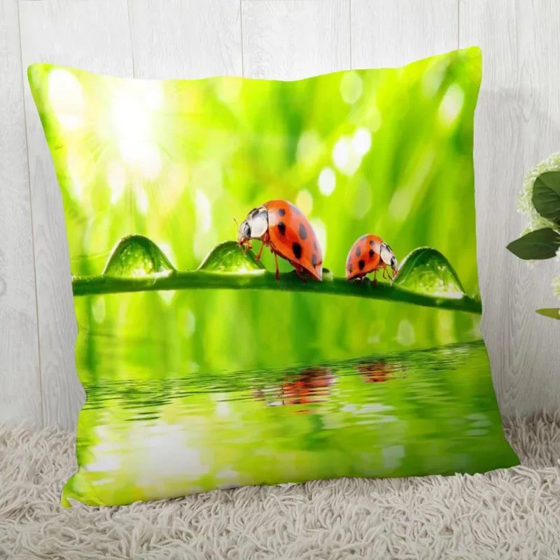 Custom Ladybug Pillow Cases Square Pillowcase Christmas Zippered Pillow Cover 45*45cm(One Side)