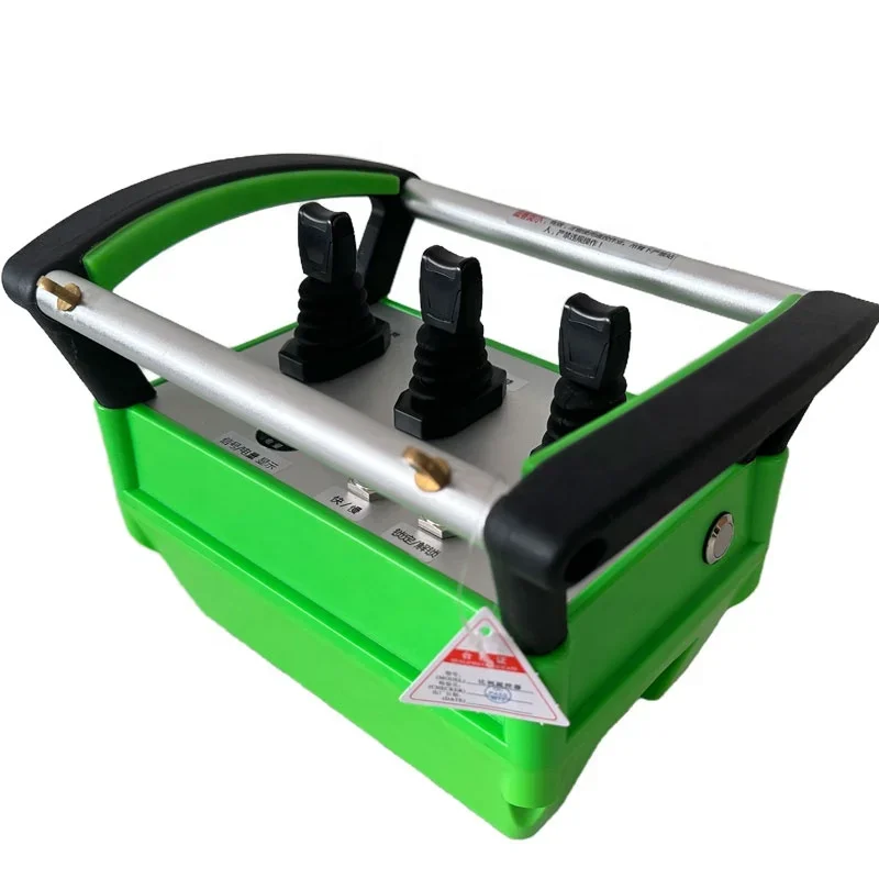 プロ仕様工場供給 ワイヤレスリモコンクレーン 高感度精密制御 1年間保証 固定式 金属・プラスチック製