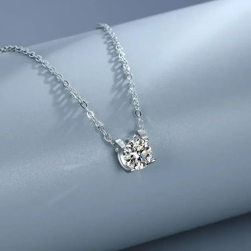 

Classic 0.5/1/2CT Moissanite Diamond Pendant Chain, White Gold 18K Necklace for Womens Engagement Fine Jewelry
