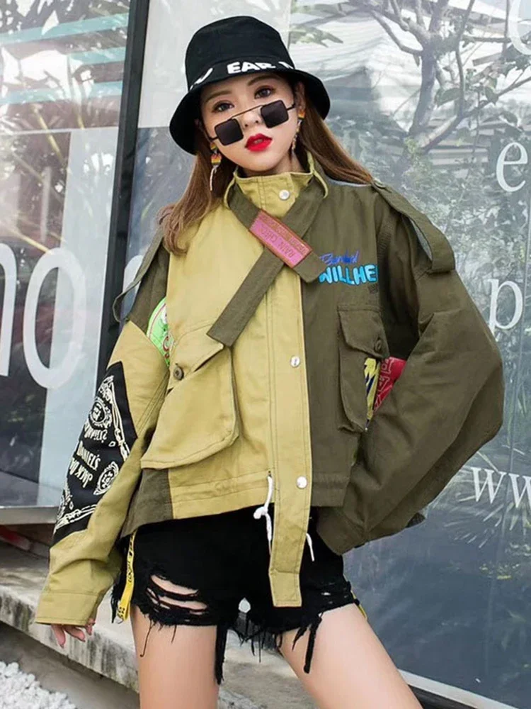 Vintage Spliced Letter Jackets Coat Irregular Contrast Pockets Short Outerwear For Women 2023 New Autumn Fashion 3WQ748