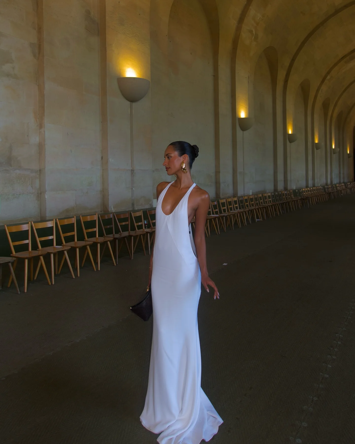 Vestido de noche elegante de seda blanca para mujer, vestido largo con escote en V profundo, tirantes finos, silueta ajustada, vestido Formal para fiesta de graduación y boda