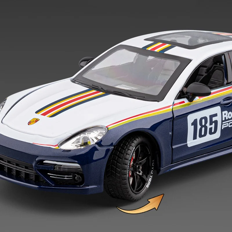 1:24 Panamera Supercar مع رذاذ سبيكة سيارة نموذج الصوت والضوء التراجع لعبة الأطفال المقتنيات هدية عيد ميلاد