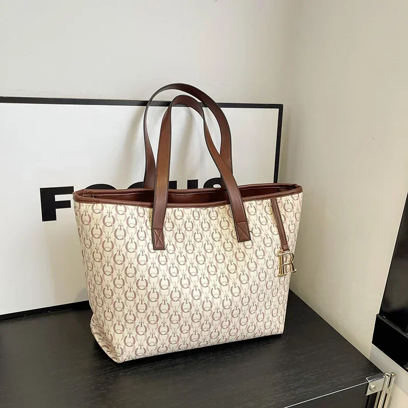 

2025 Premium Large Capacity Shoulder Tote Bag for Modern Women - High-End, Fashion-Niche & Leisure-Inspired