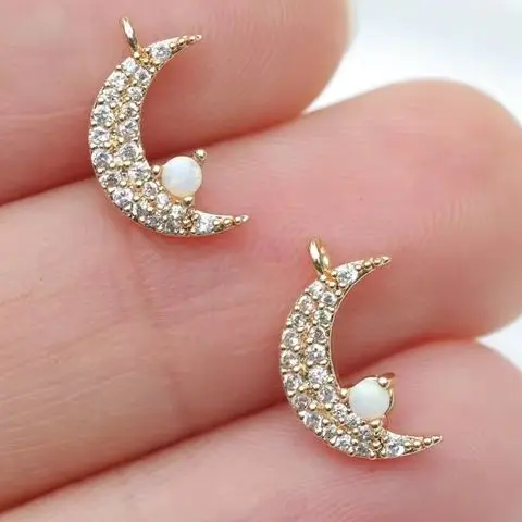 

2PCS Copper Plated with Real Gold and Slightly Inlaid Zircon Artificial Opal Moon Crescent Pendant DIY Handcrafted Accessory