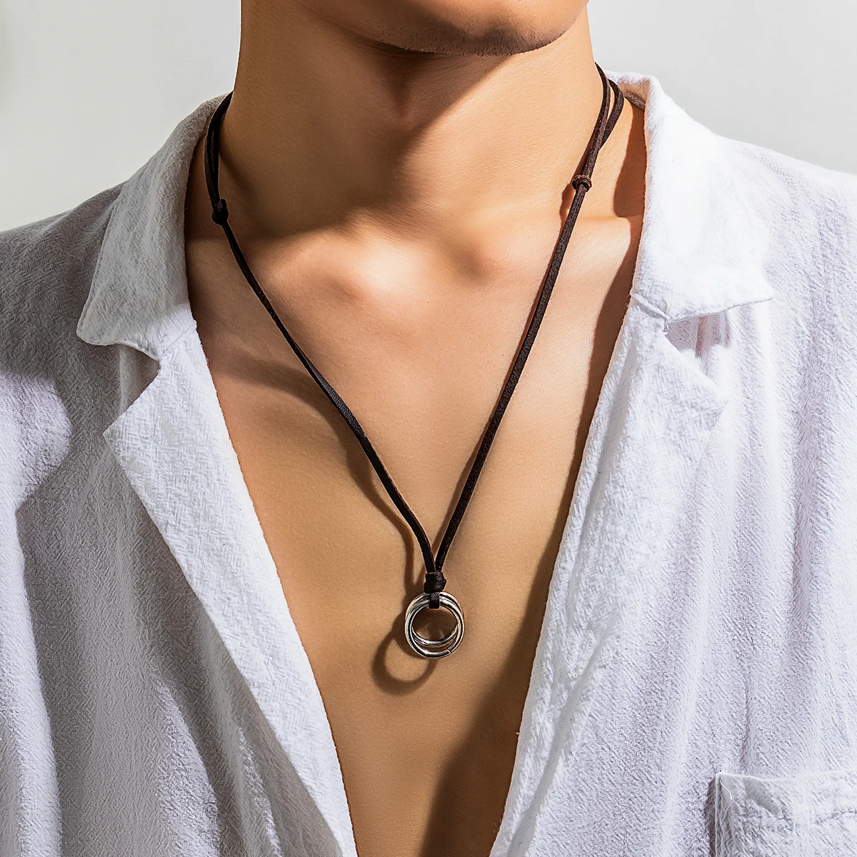 Adjustable Long Rope Chain with Circle Ring Pendant Necklace Men Vintage Jewelry on the Neck Accessories 2023 Fashion Male Gifts