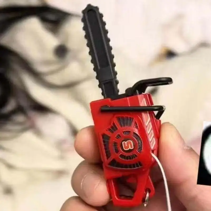 1 Stück Mini-Kettensägen-Schlüsselanhänger mit Zugschnur, kleines Ornament für Rucksäcke, Anhänger, Simulationsmodell einer Kettensäge, Schlüsselring – Detail 5