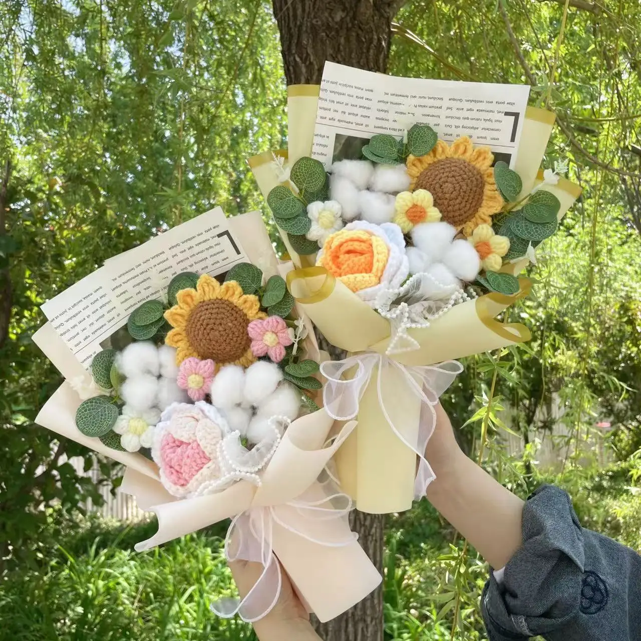 Artificial rose sunflowers Tulip carnations Finished Knitted Crochet Bouquets Gifts For Valentine Mothers Birthday Graduation