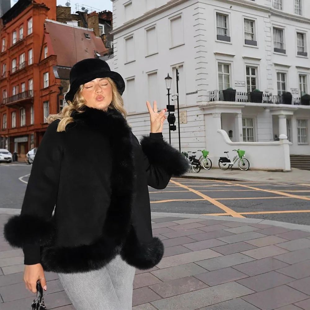 Weiße kurze Kunstpelzjacke, Stehkragen, luxuriöser Plüschmantel, eleganter Mantel, warme, dicke, pelzige Jacke, flauschiger Kunstfuchskragen, solide