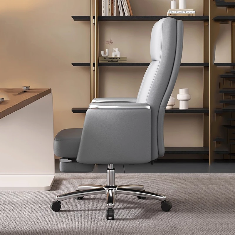 كرسي مكتب جلدي حديث فاخر بعجلات متنقلة كرسي مكتب تنفيذي للمؤتمرات مسند ظهر ومسند للقدمين أثاث عصري من Mobilya