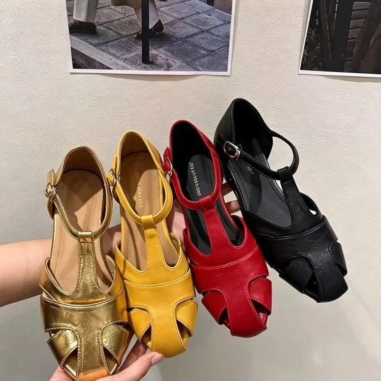 2026 Neuer Stil Elegante Vielseitige Hohlweb-Retro-Römische Sandalen für Damen mit Offener Spitze für den Sommer