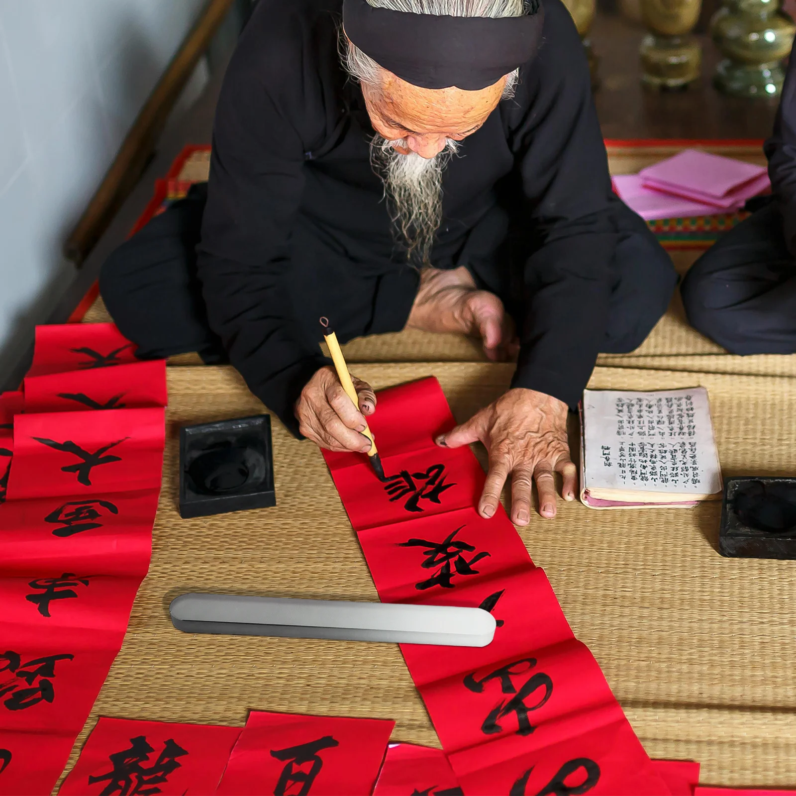 

Glass Chinese Calligraphy Paperweight Transparent Paper Holder for Calligraphy Painting Protects Artwork Prevents Page Turning