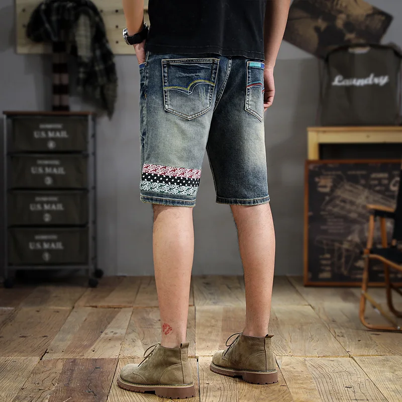 Celana pendek DENIM กางเกงผู้ชายขาตรงปักลาย, กางเกงแฟชั่นสำหรับฤดูร้อนกางเกงลำลองแบบมีความสุขขูด