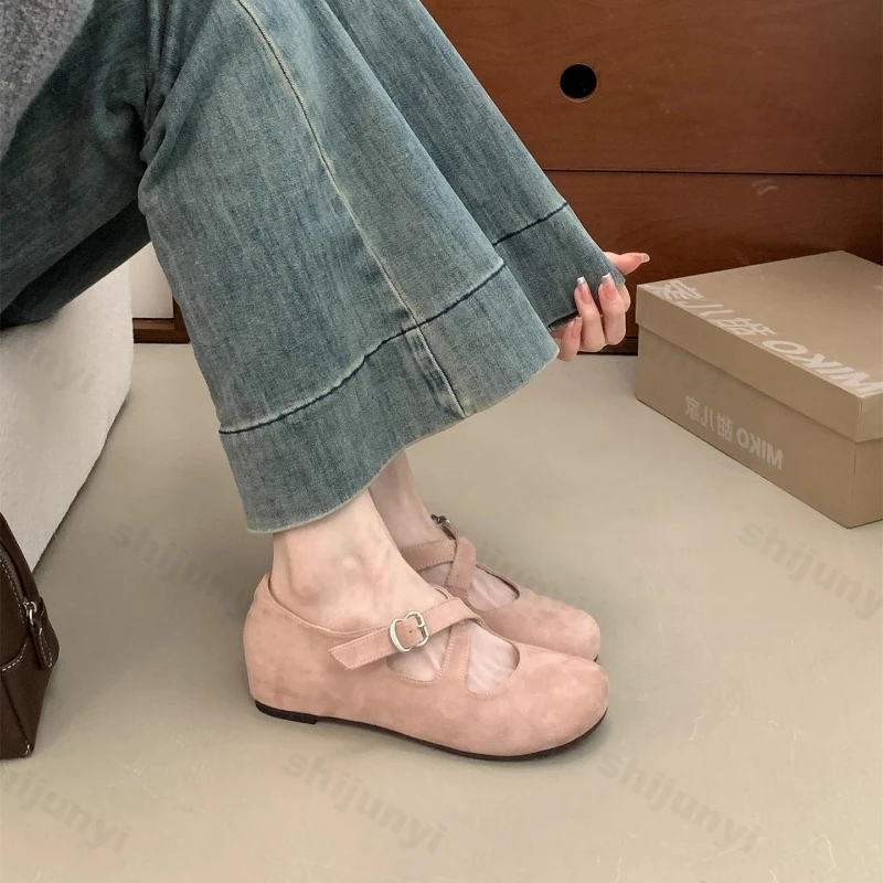 

Женские балетки, новинка 2025, удобные туфли Мэри Джейн с перекрестной завязкой и круглым носком, модная повседневная обувь с пряжкой и ремешком, увеличивающая рост