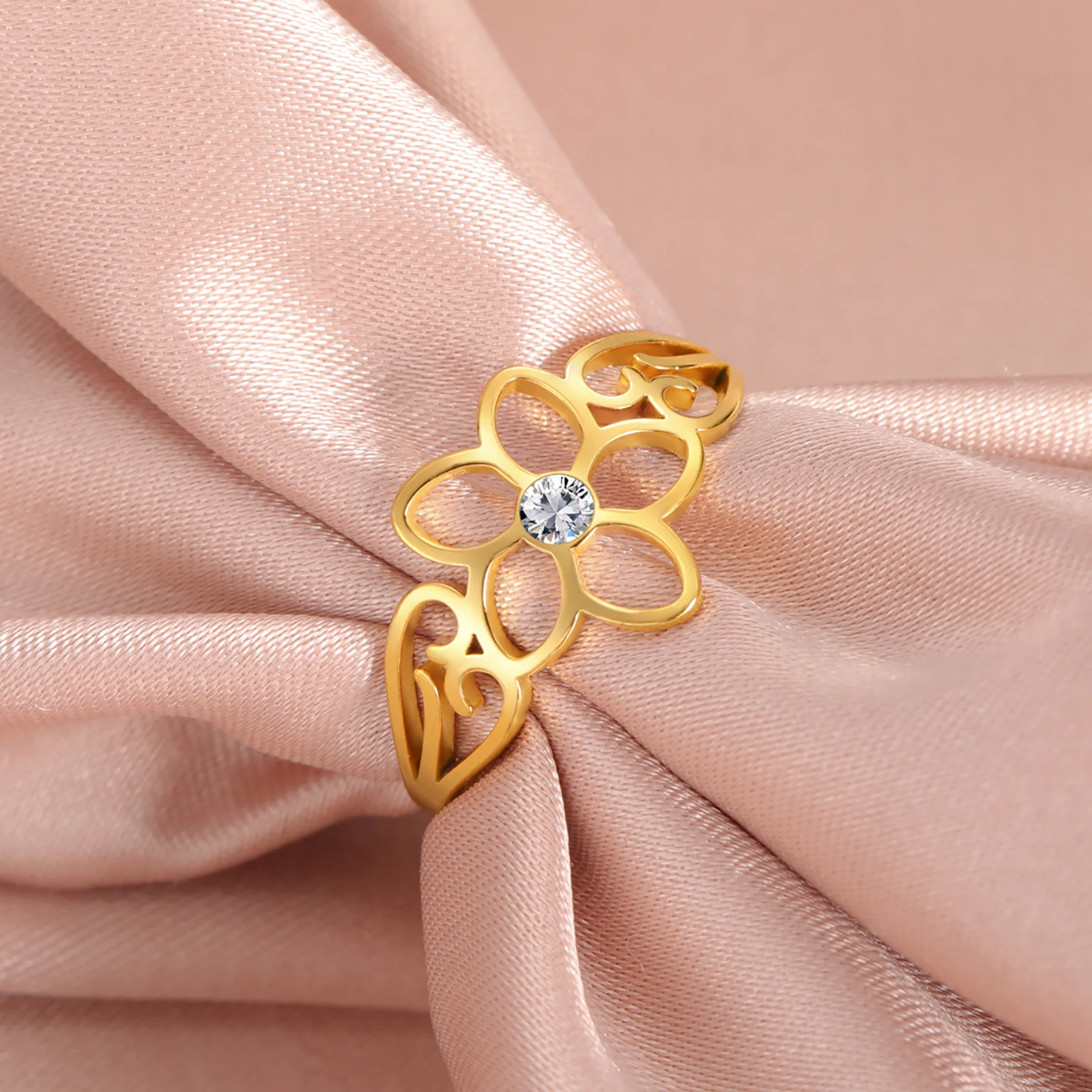 Skyrim Edelstahl-Blumenring mit Klaren Zirkonen Damenringe Ehering Böhmischer Schmuck Jubiläumsgeschenk Großhandel – Detail 9