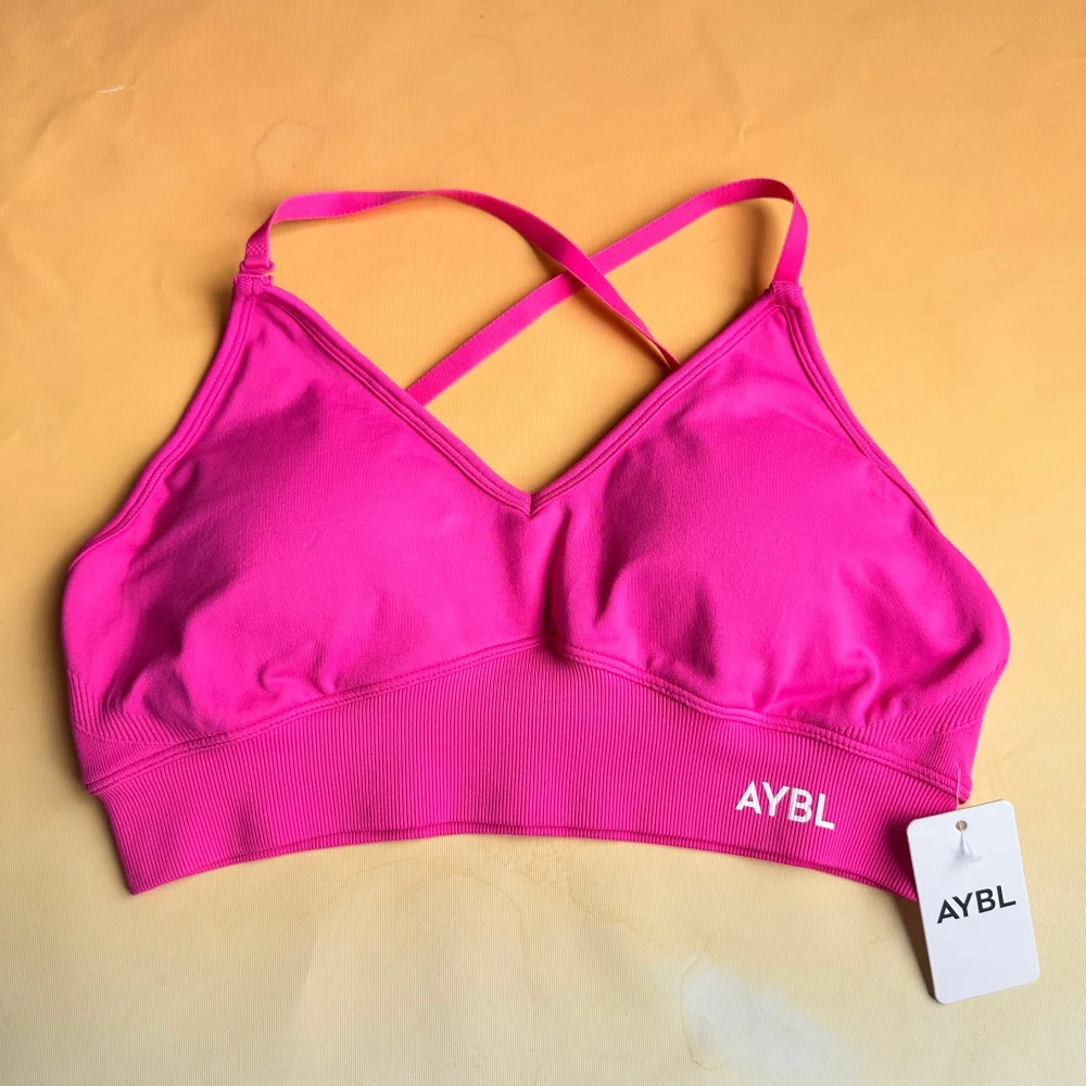 Sport-Yoga-Bekleidung für Damen: Nahtloser und atmungsaktiver Yoga-BH, unsichtbare und eng anliegende Hose, hautfreundlich und hochelastisch. – Detail 5
