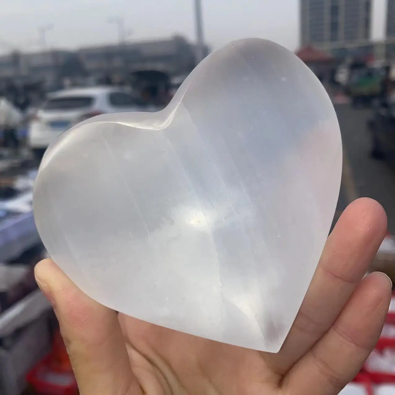 

Natural Selenite Crystal Heart Energy Gemstone, Reiki Healing, Meditation, Room Decorated Gift, Divination to Purify the Air