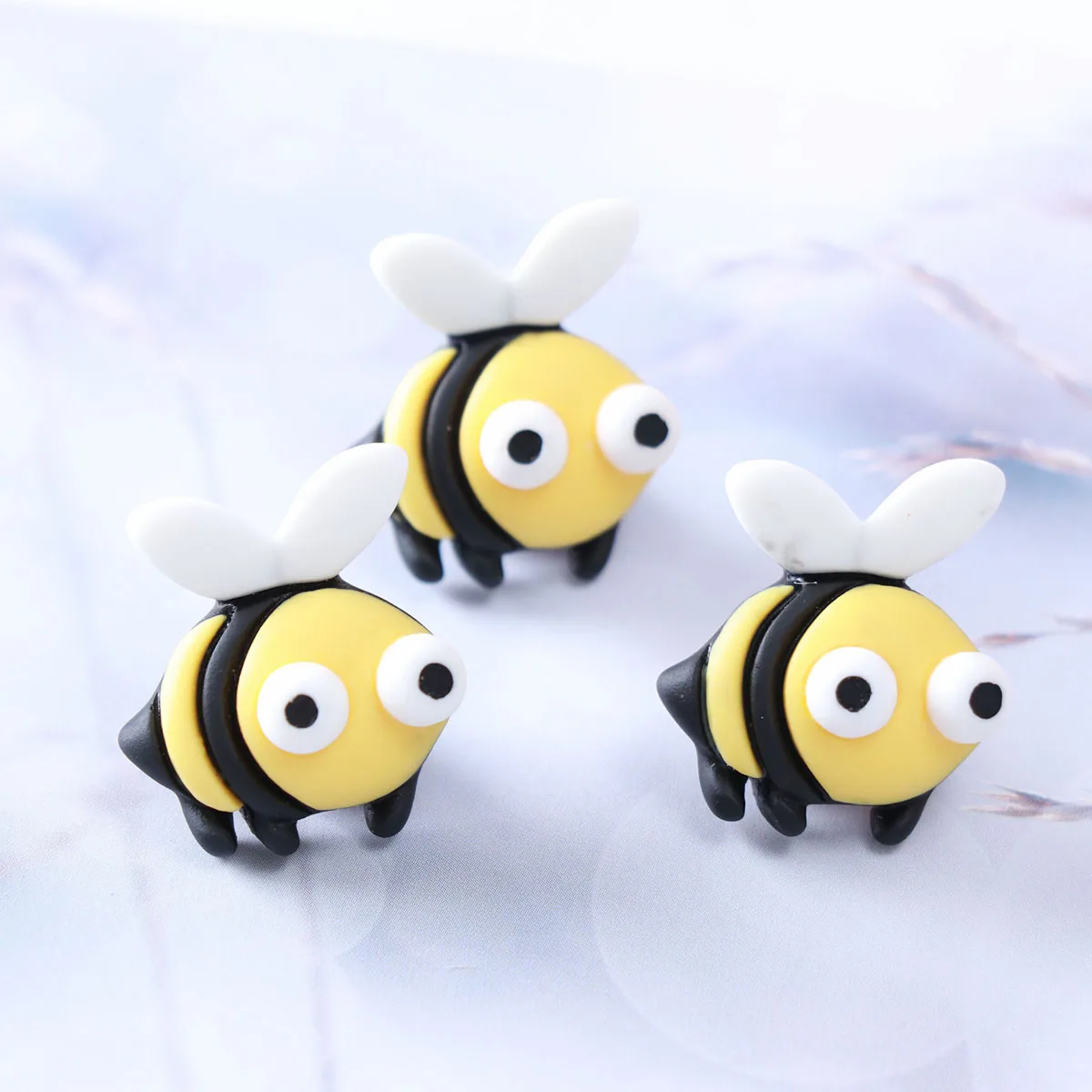 

50Pcs Simulation Bee Resin Accessories DIY Handmade Headdress Decoration Craft Materials Birthday Party Gifts