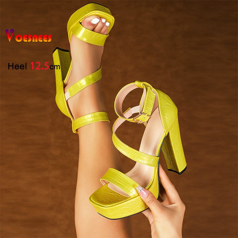 أوروبا وأمريكا جديد الصيف كبيرة الحجم الصنادل النساء منصة 12.5 سنتيمتر كعب سميك ساحة تو مشبك حزام أحذية الحفلات الصفراء #2