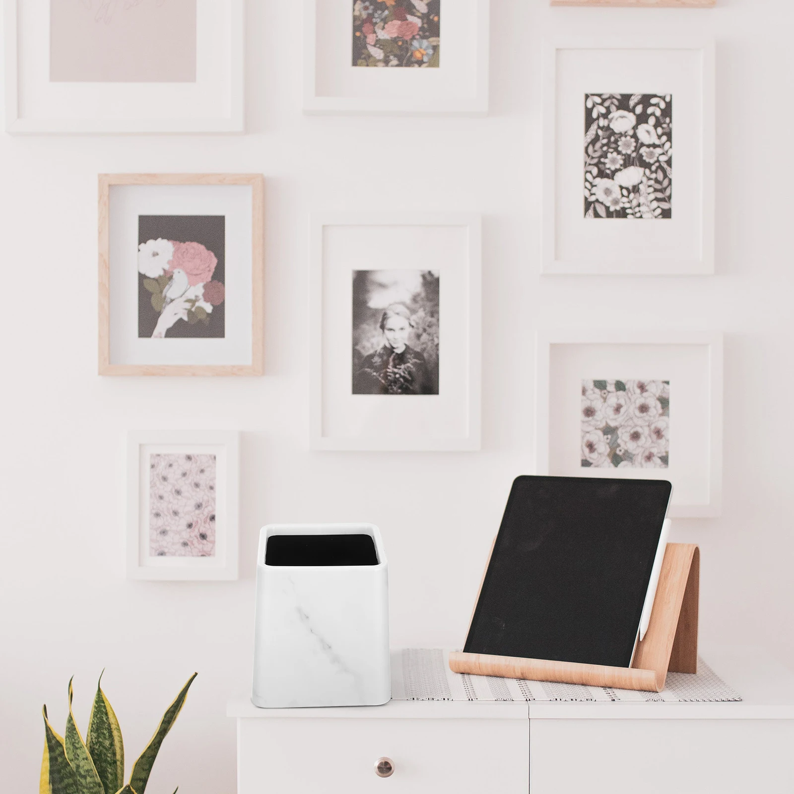 

Small Trash Can Imitation Marble Desktop Cute Fashion Bedroom White Waste Basket Garbage Office