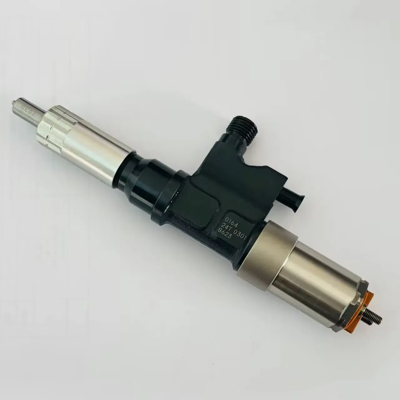 Common Rail Injector 095000-0164 095000-0165 Injector 8-94392862-2 8-94392862-3 Den-so 095000-016X Series Injector