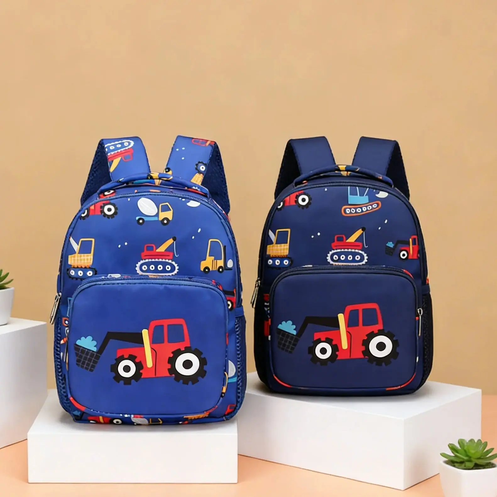 

Cute cartoon construction vehicle and excavator backpack, suitable for both boys and girls, lightweight and easy to carry.